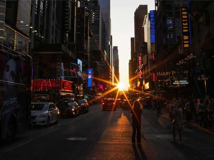 Every year, there are two days where the sunset aligns perfectly with Manhattan