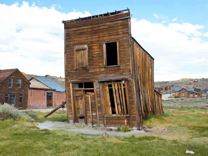 By the 1940s, Bodie became a ghost town and now attracts tourists.