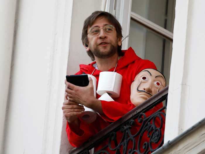 Comedian Noam Cartozo hosts a show from his balcony in Paris.