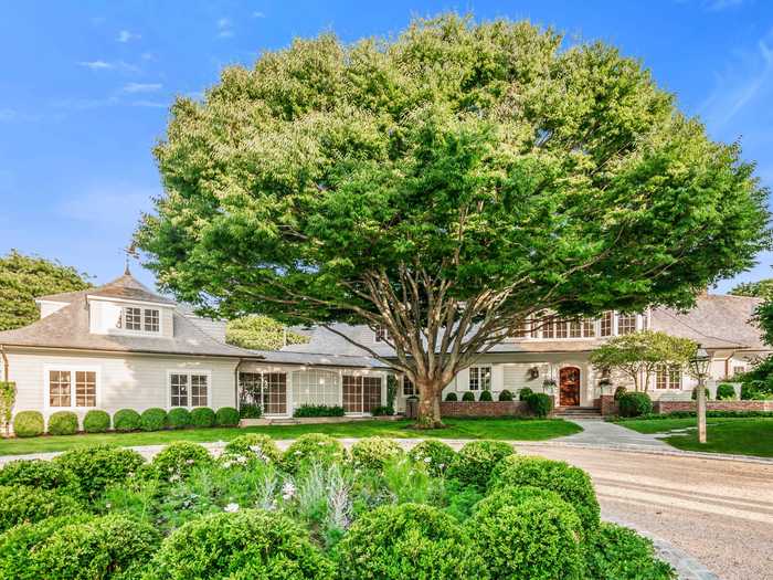 On April 10, the Wall Street Journal reported that an unidentified buyer paid $45 million for an oceanfront home in East Hampton.