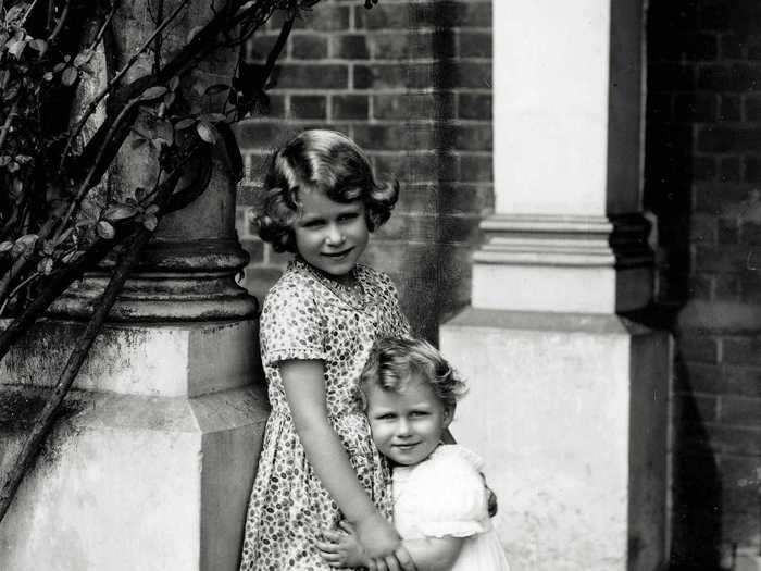 1932: Here, the young princesses pose for a photo together.