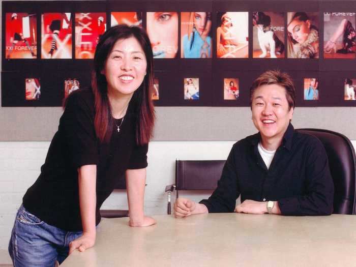 The net worths of Forever 21 founders Do Won and Jin Sook Chang collapsed as the fast-fashion retailer filed for bankruptcy.