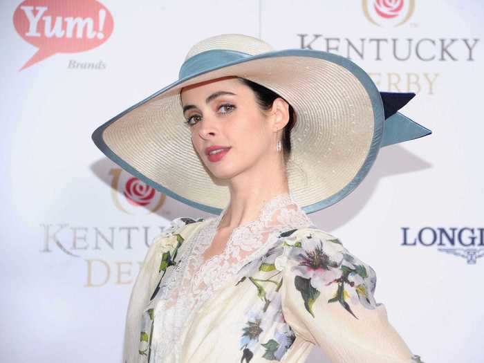 Krysten Ritter wore a regal creme headpiece at the 2013 Kentucky Derby.