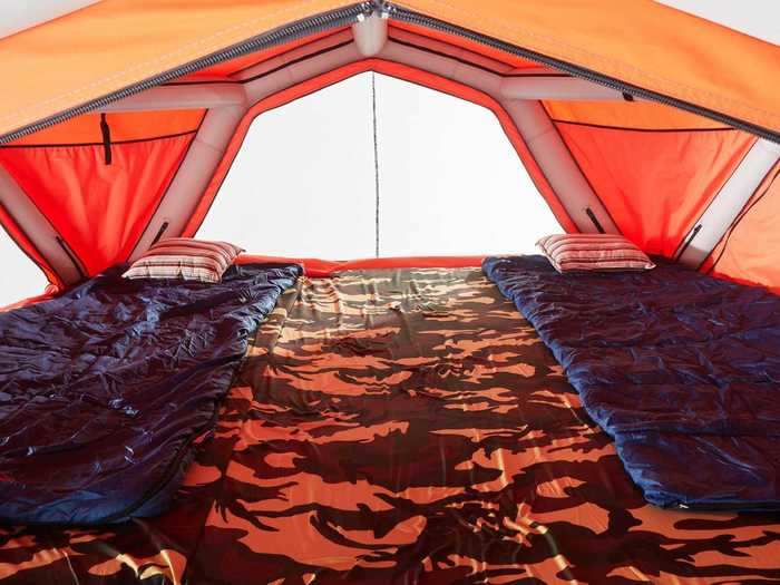 The camping tent is made of high-quality aluminum and polyester coated fabric, according to Fjordsen.