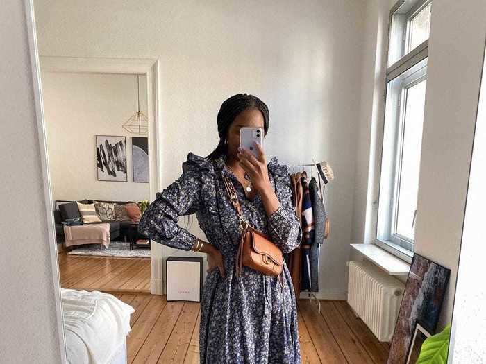 Maxi dresses are a great way to look stylish and still be comfortable, as seen on Minnie Seibt.