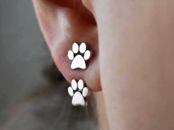 A pair of earrings