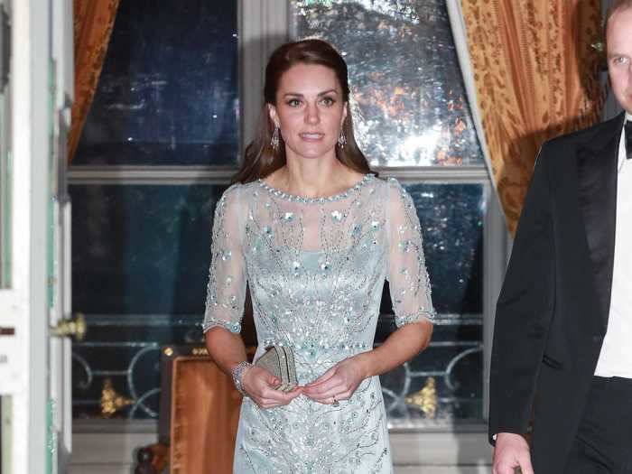 That same month, she turned to Jenny Packham again for a dinner at the British Embassy in Paris, France.