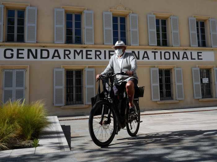 Residents in the local Saint-Tropez area were infuriated to find out about the secret testing site, and expressed their discontent in interviews with Var-Matin.