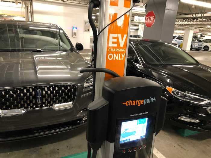 Here, for example, is a ChargePoint "Level 2" station in downtown Los Angeles that I used for re-juice a Lincoln Aviator hybrid.