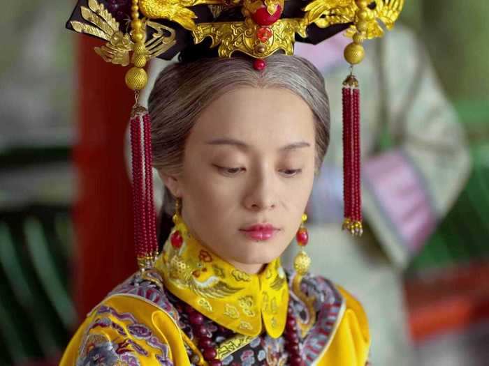 Power, politics, and priceless jewels dictate life as an imperial concubine in 