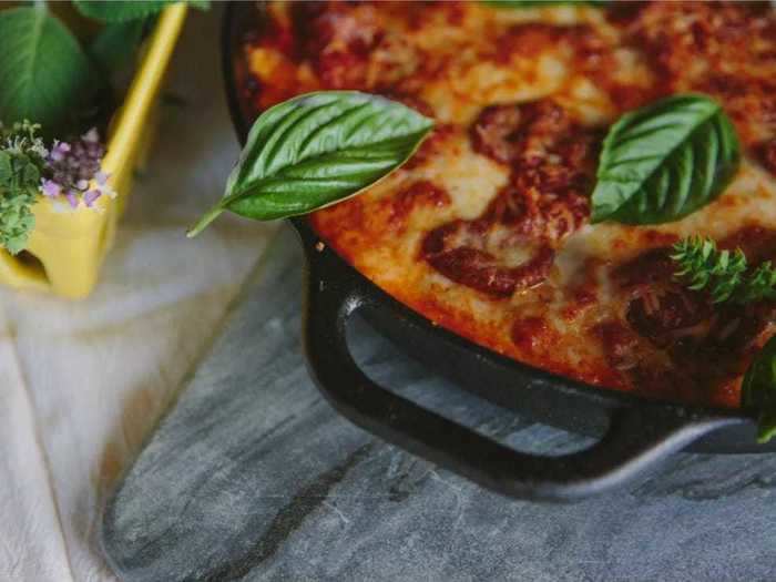 A cast iron skillet that also works as a bread vessel