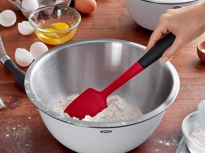 Insulated mixing bowls that keep dough at the correct temp