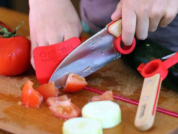 A safer set for chopping and peeling