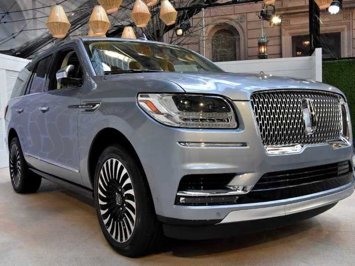 10. Lincoln Navigator — 2.6% reached 200,000 miles