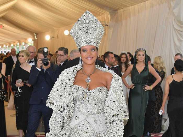 Rihanna wowed everyone yet again in 2018 with a Margiela ensemble that seemed to be inspired by the Pope.