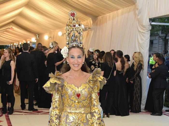 Sarah Jessica Parker also had one of the most elaborate looks of the evening with a nativity scene as her headpiece.