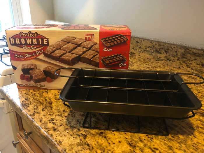 After the Clever Cracker, I switched gears to baking and tested the Perfect Brownie Pan Set.