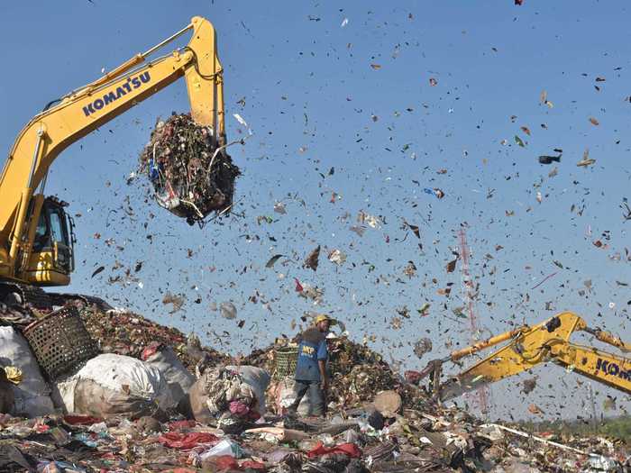 The landfill stands over 15 stories high and is larger than over 200 footballs in size. Each day, up to 7,000 tons of waste enter the landfill from Jakarta.