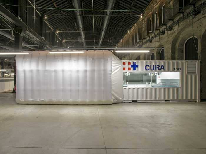 The flexible nature of the pods and inflatable additions means that they can be used to supplement an already existing hospital, or act as a standalone field hospital if needed.