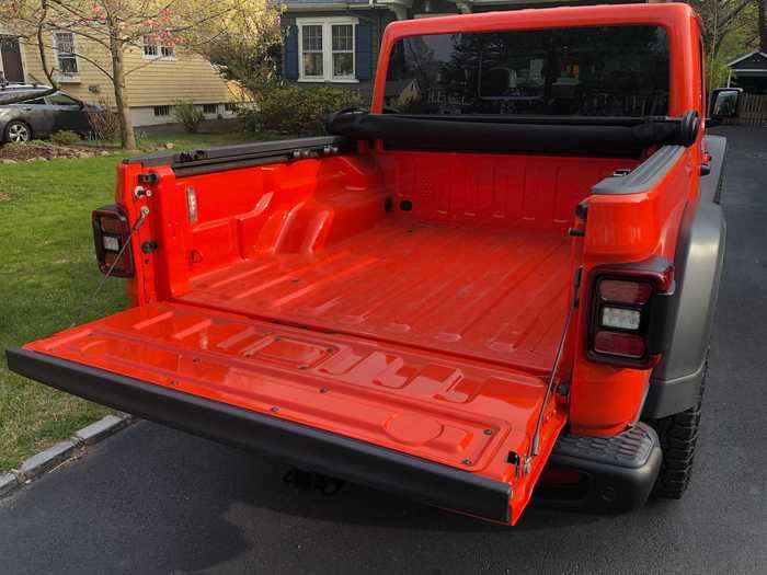 The bed has a 1,600-pound capacity and could handle most of what its target customers would put in it, ranging from camping gear to mountain bikes. My review car didn