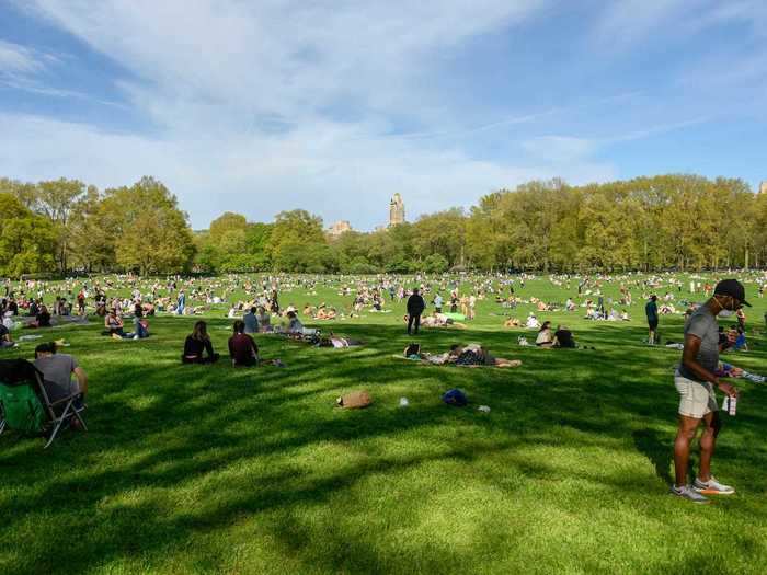 New Yorkers rushed to parks and open spaces on Saturday as the first weekend of May welcomed temperatures in the high 70s.