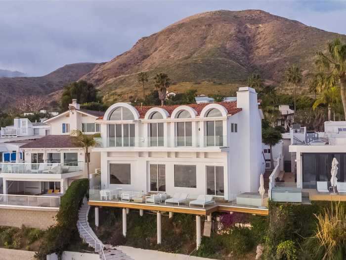 A beach house in Malibu, best known for appearing in "Keeping Up With The Kardashians" will hit the (online) auction block later this month.