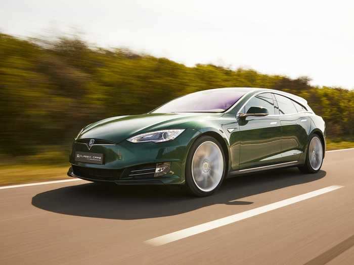 But it has the updated grille from the 2016 facelift, which got rid of the fake grille from the early Model S.