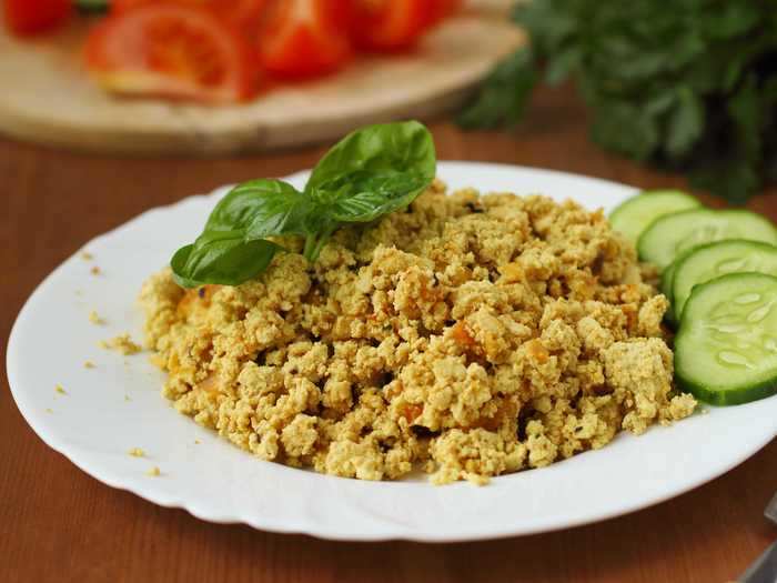 Vegans may be be delighted by this DASH-friendly tofu scramble.