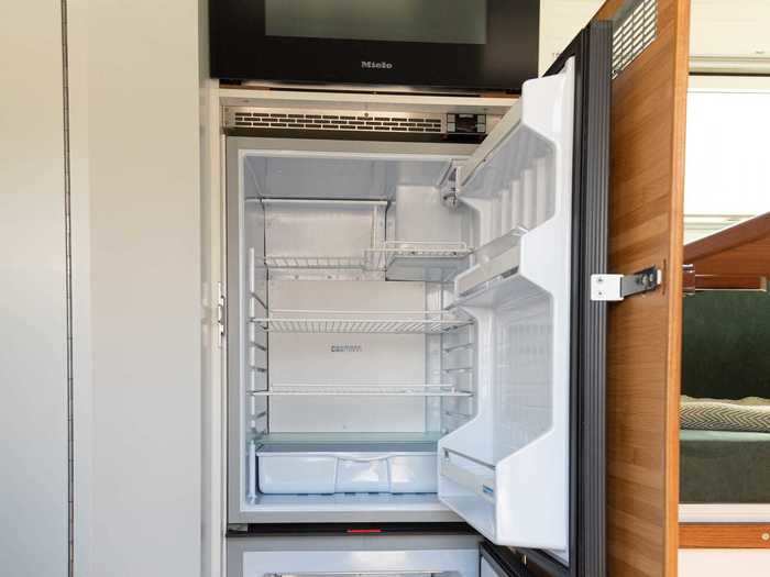 ... a 34.3-gallon refrigerator, a 17.1-gallon freezer, and an oven that comes with an integrated microwave and grill.