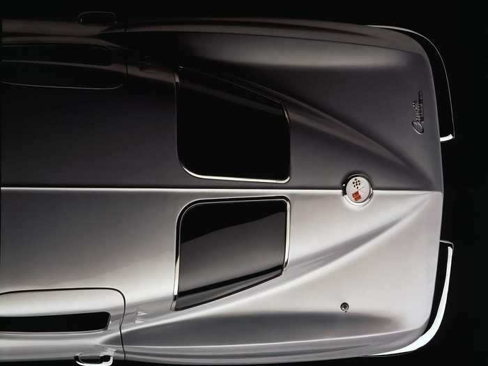 It also had one of the most beautiful Corvette designs in history: the split rear window.