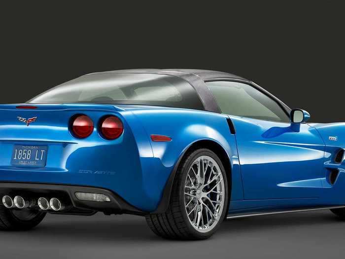 The ZR1 had the same aluminum chassis structure found in the Z06 but also used more carbon-fiber body parts, including the roof panel.