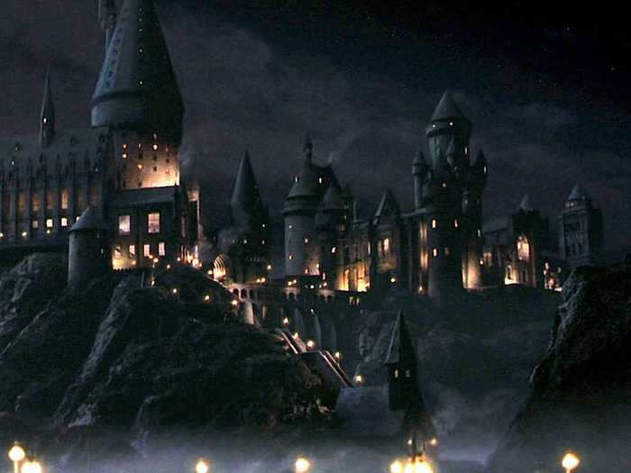 How many staircases does Hogwarts have?