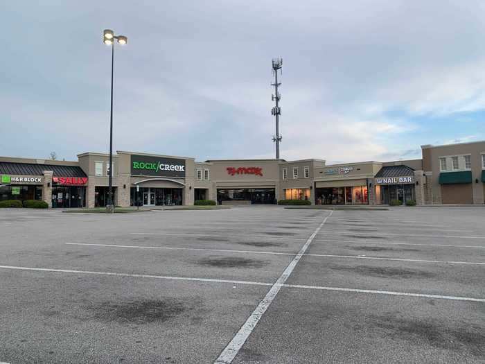 Before the reopening, non-essential businesses including movie theaters and shopping centers were closed. On April 8, the shopping center pictured below, which is on the outskirts of Chattanooga