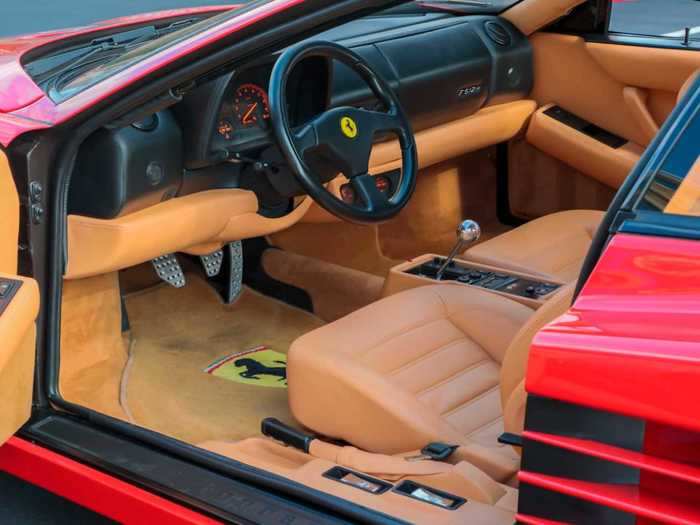 The 1995 Ferrari F512 M is visually similar to the Testarossa.