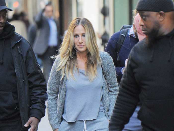 Sarah Jessica Parker wore her grey sweats on the set of her HBO show "Divorce."