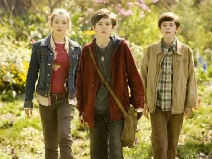 Freddie Highmore played twins in "The Spiderwick Chronicles" when he was younger.