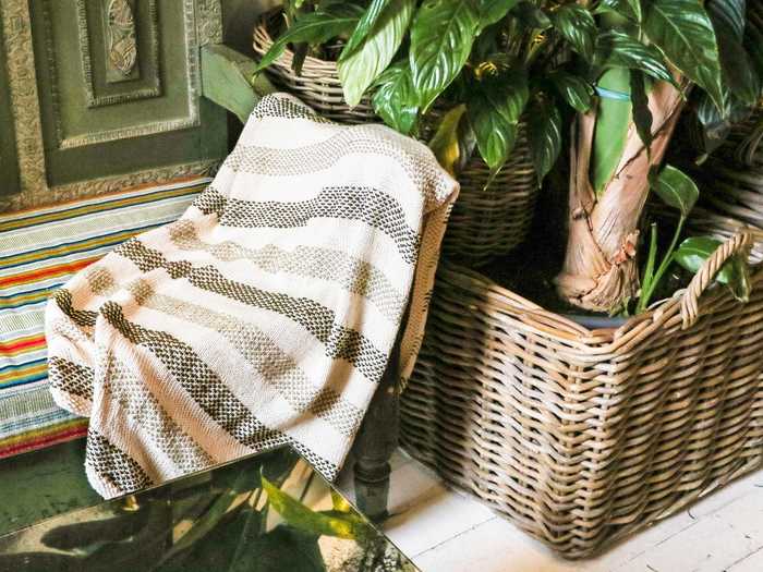 An easy-to-make blanket from We Are Knitters