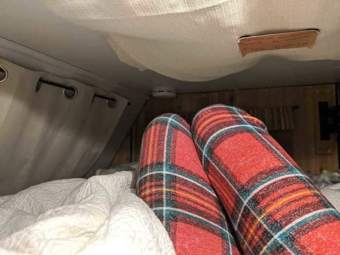 Despite usually sleeping on the left side of the bed, I insisted on sleeping on the right: I would have been way too claustrophobic on the inside.