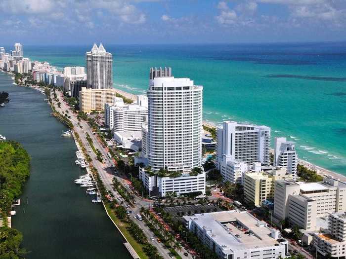 19 (tie). The average weekly commute to work in Miami, Florida, is 2 hours and 32.5 minutes.