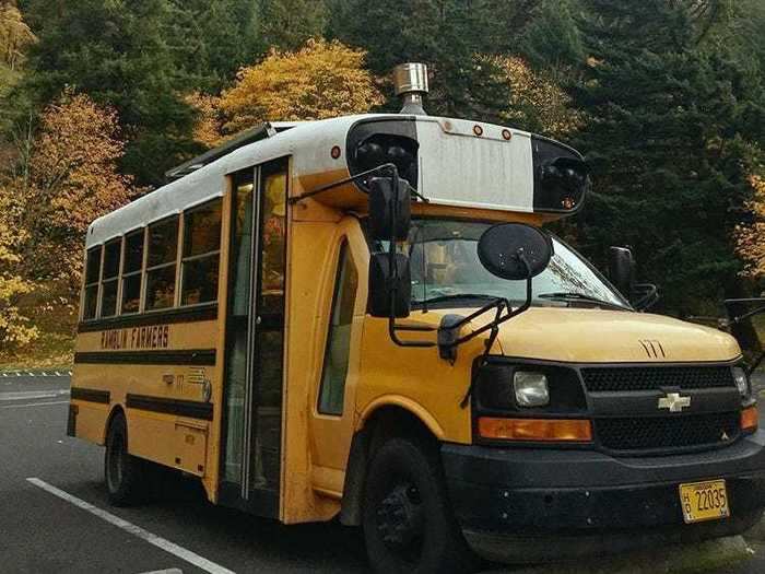 They decided to pair their dream of becoming farmers with their desire to live off the grid. In 2017, they bought a 2008 Chevy 350 from a used bus dealership for $15,000.