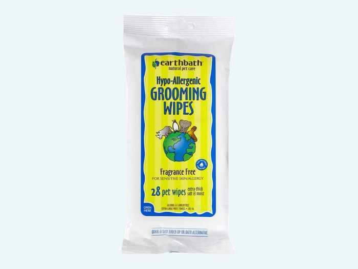 Grooming wipes for no-fuss dirt and odor removal