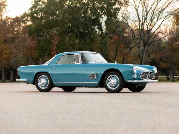 Not only is the color beautiful, but it also enhances the classical beauty of 1950s car design.