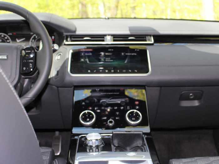 The overall level of fit, finish, and detail is what makes this low-key interior so appealing. JLR has really concentrated on getting every single detail just right.