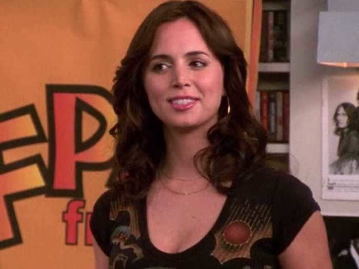 "Buffy the Vampire Slayer" star Eliza Dushku played a new intern at the radio station that Donna worked out.