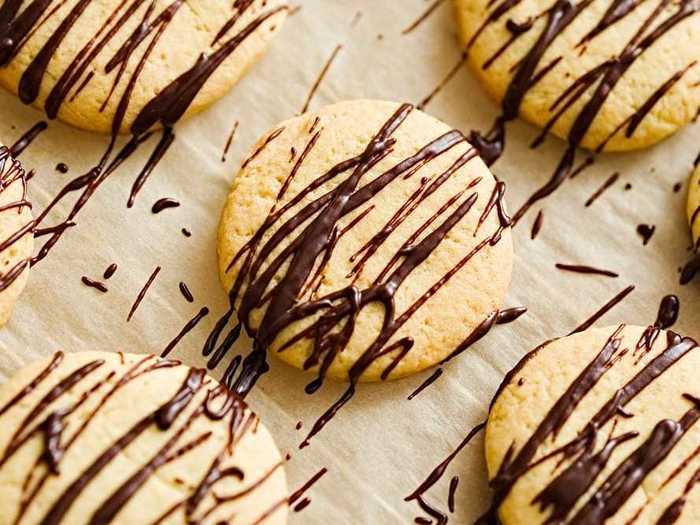 Dip your cookies in chocolate or drizzle them with it.