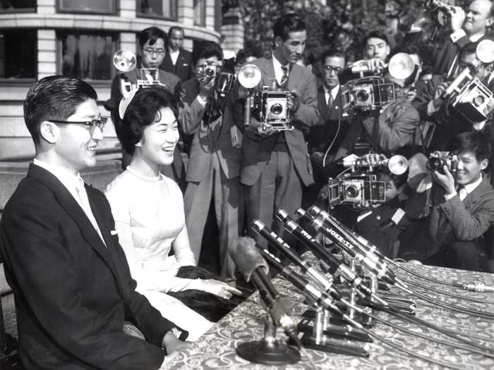 Princess Suga of Japan gave up her royal status to marry bank clerk Hisanaga Shimazu in 1960.