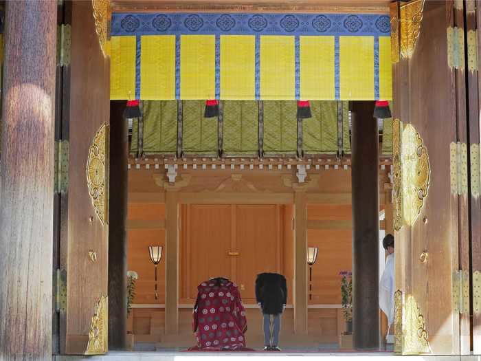 Kei Moriya and Princess Ayako visited the Meiji Shrine after their wedding ceremony in Tokyo, Japan.