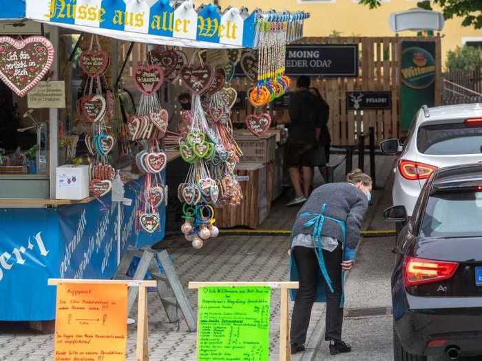 In Landshut, hosts of an annual folk fair made festivities drive-in friendly instead of calling off the event.