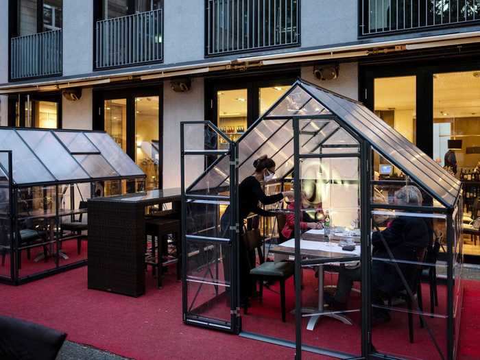 Restaurants have come up with particularly creative distancing solutions. This brasserie in Hagen has set up outdoor dining 