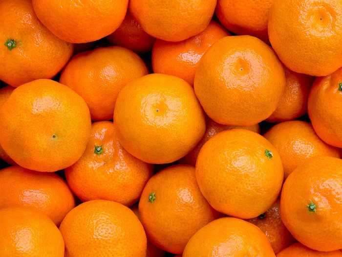 Oranges have plenty of vitamin C, which helps clear up damaged skin and promote a healthy glow.